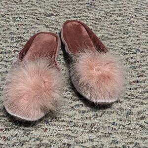Slip on faux Fur blush pink . Size 5-6. Used like new